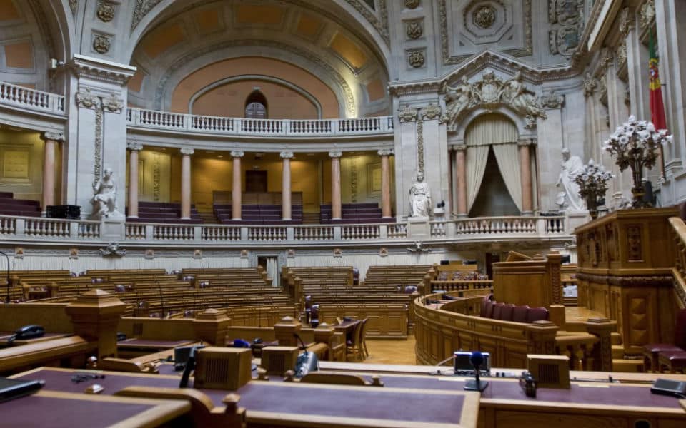 Parlamento vai aprovar fiscalização de condomínios