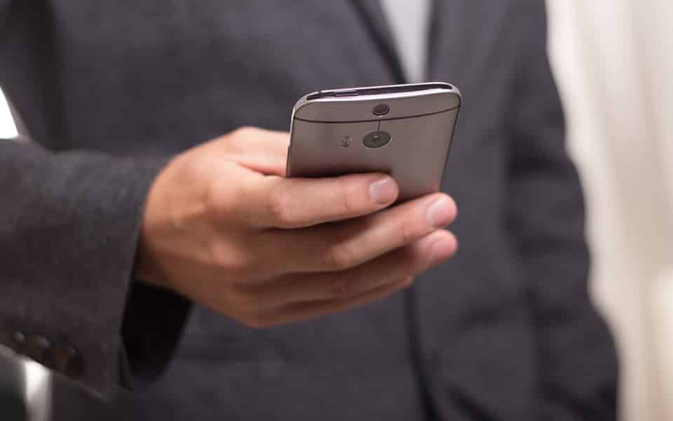 A Apple enfrenta 2 investigações antitrust da UE sobre aplicações