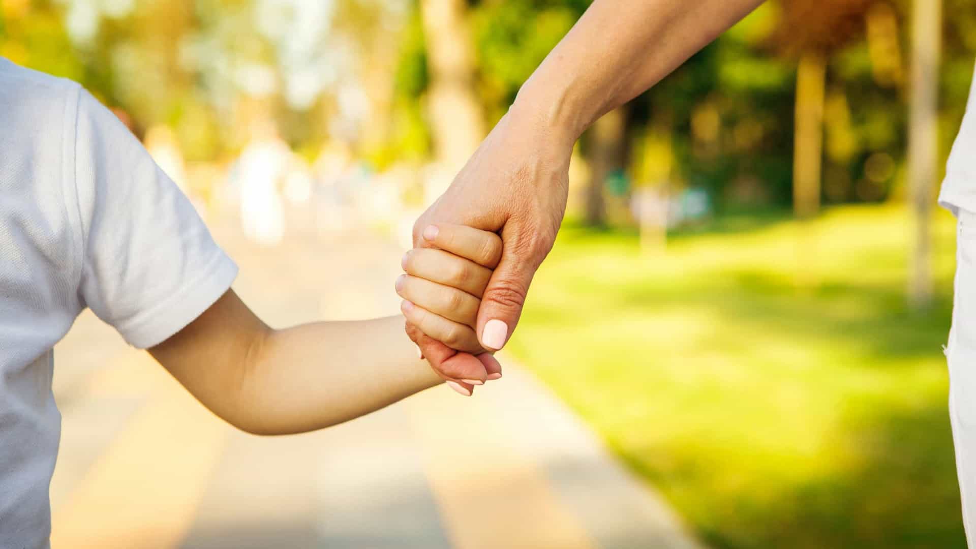 Alterações ao apoio aos pais entram hoje em vigor. Eis o que muda