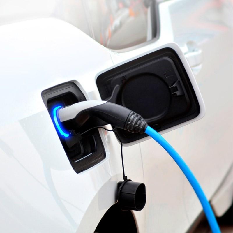Está a pensar comprar um automóvel elétrico?